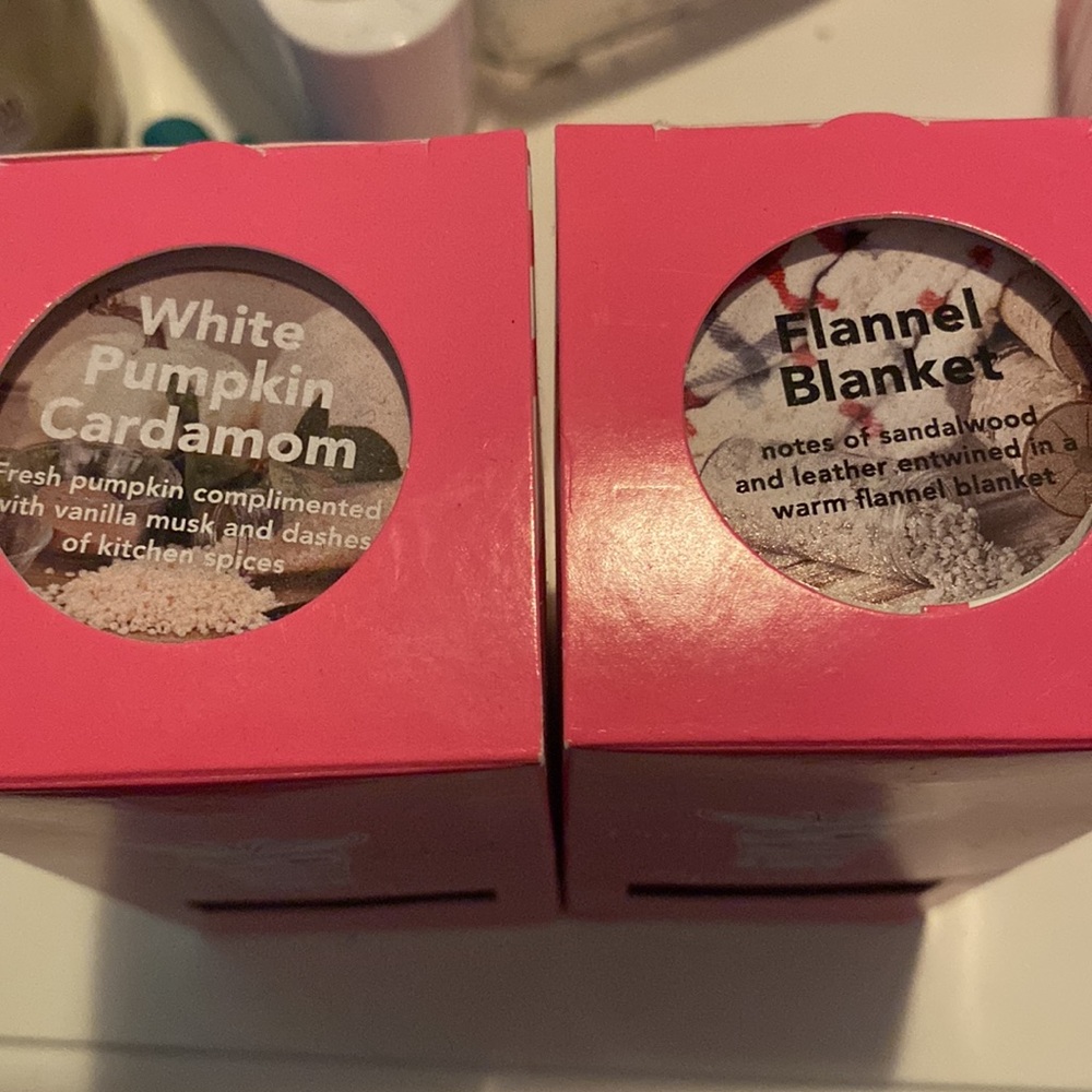 Pink Zebra White Pumpkin Cardamom Sprinkle and Flannel Blanket Wax Melt